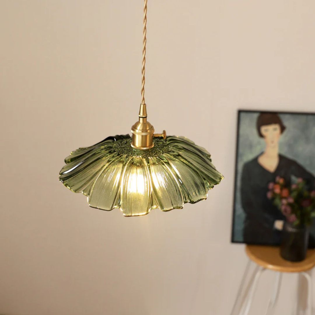 Flower-shaped pendant light – Deep red glass with a gold socket, perfect for the dining room or living room