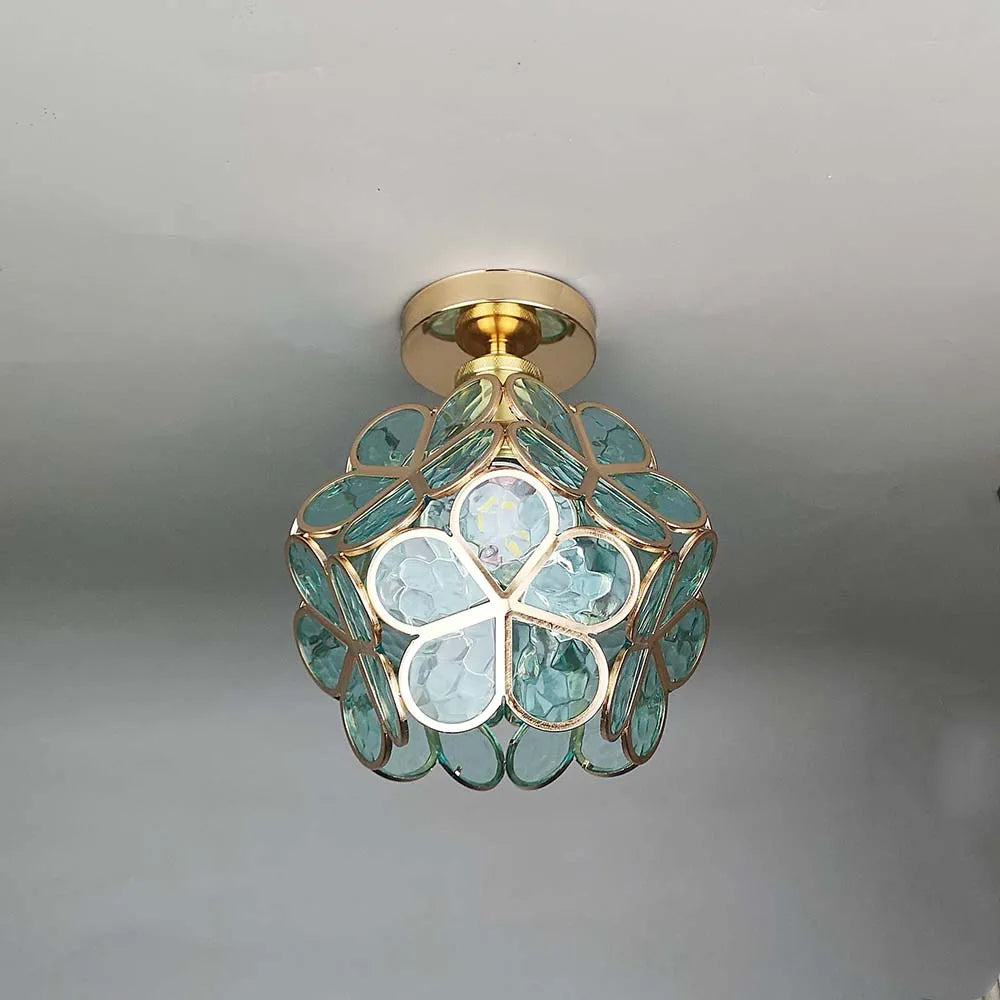 Flower-shaped ceiling light – Gold accents with transparent details for the bedroom or hallway