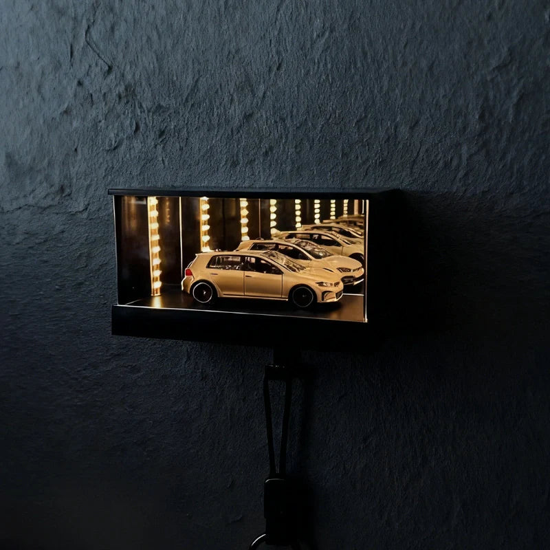 Light-up keychain – Modern, infinite mirror effect with motion sensor for entryways or hallways