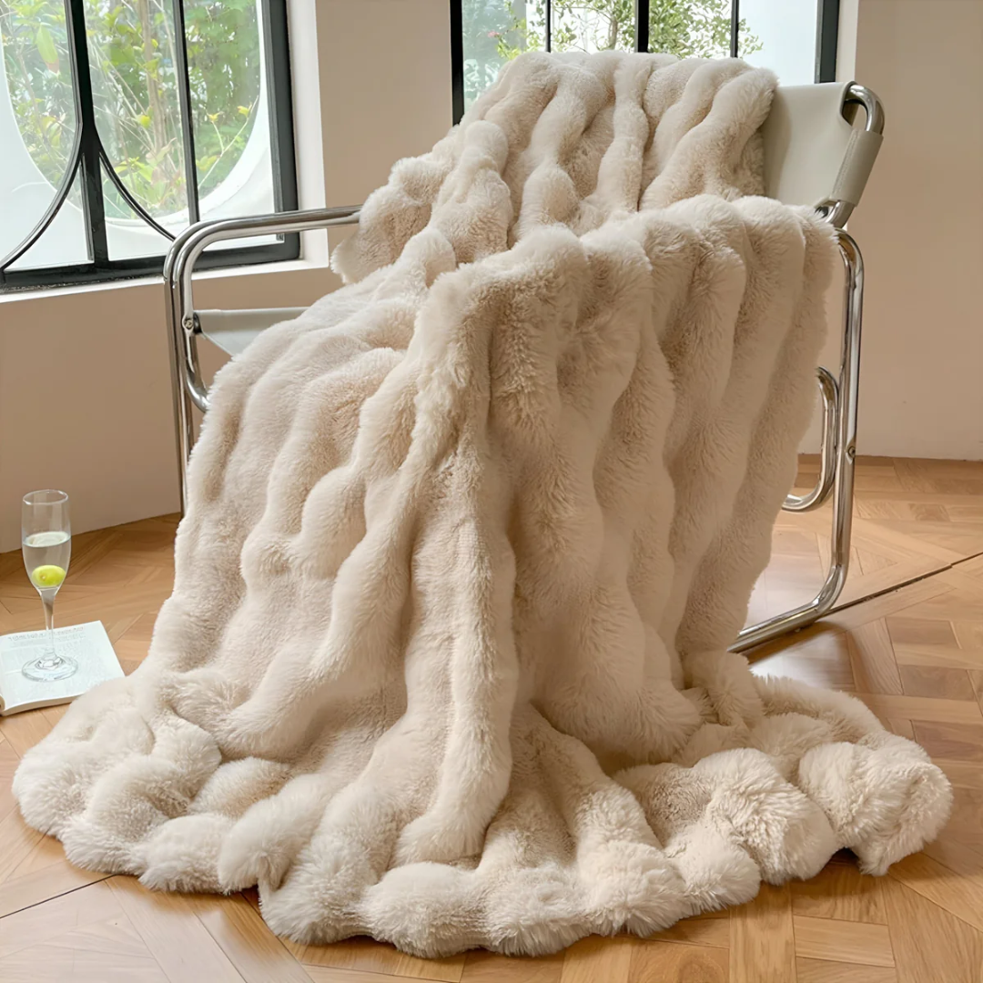 Fleece Blanket – Soft Polyester, Modern Design for the Sofa or on the Go