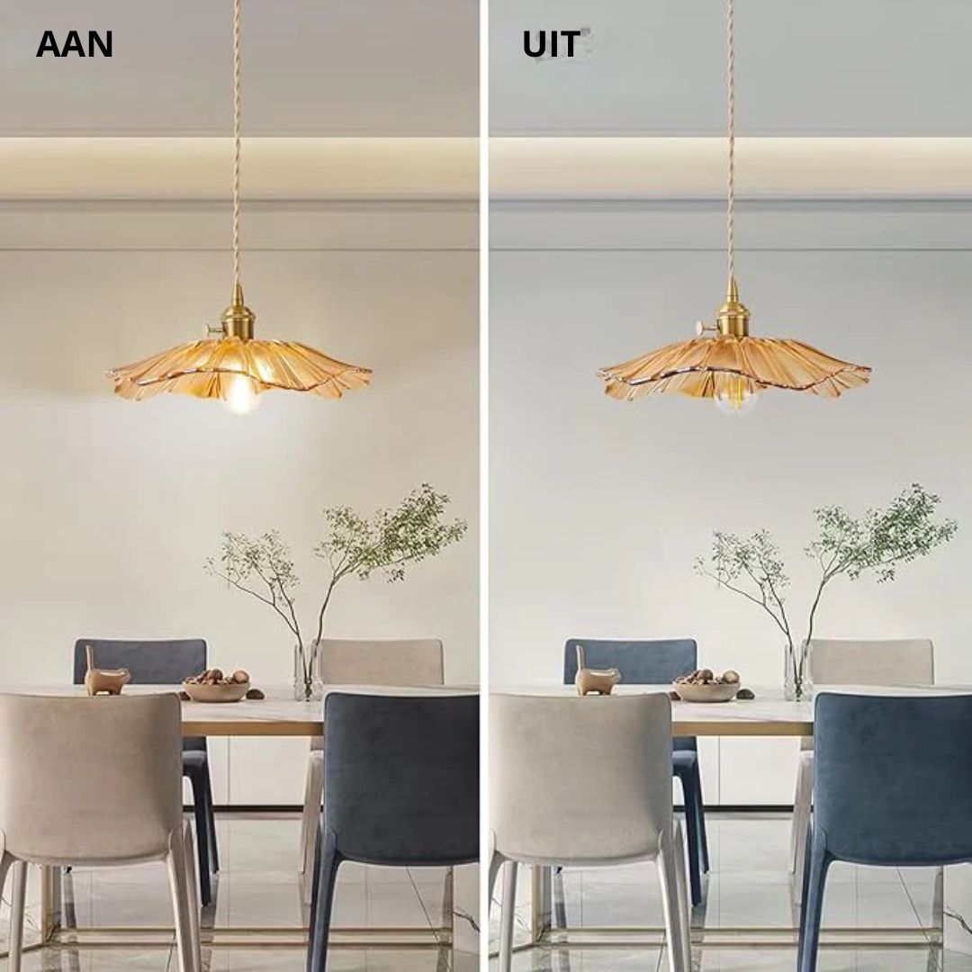 Flower-shaped pendant light – Deep red glass with a gold socket, perfect for the dining room or living room