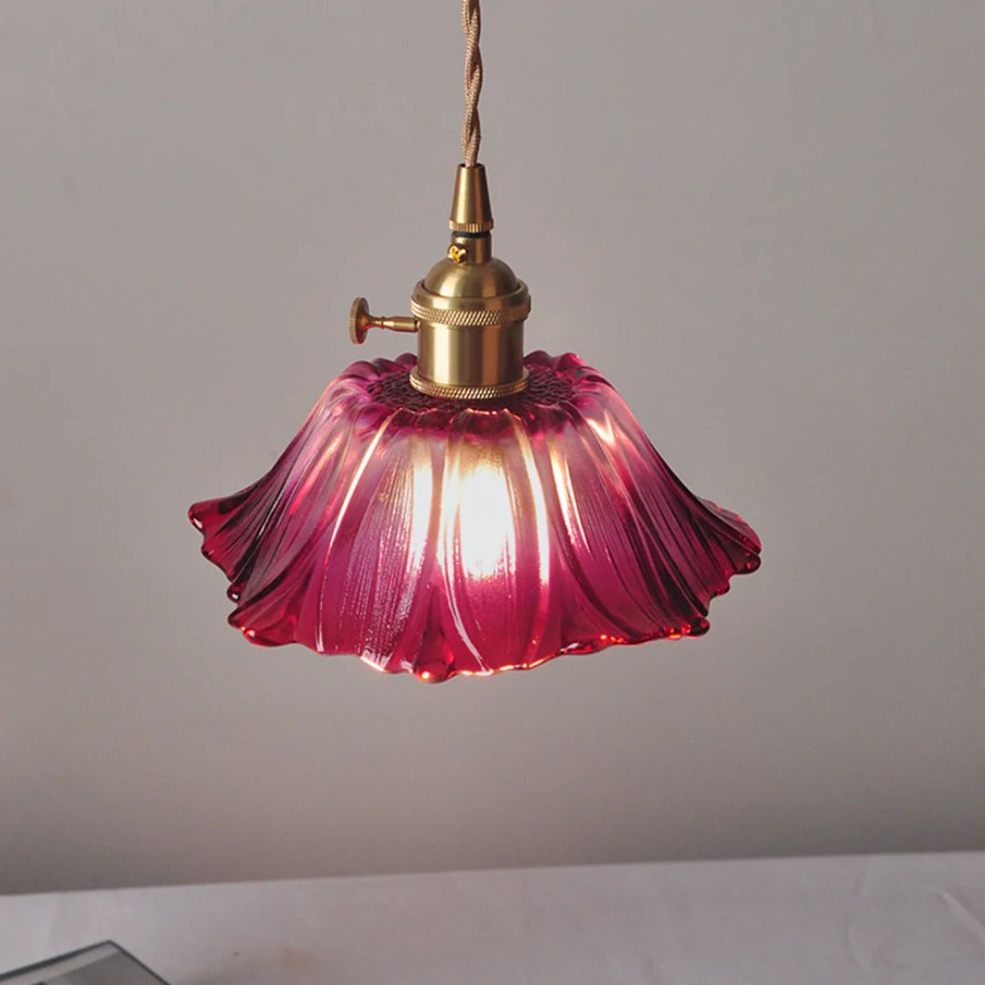 Flower-shaped pendant light – Deep red glass with a gold socket, perfect for the dining room or living room