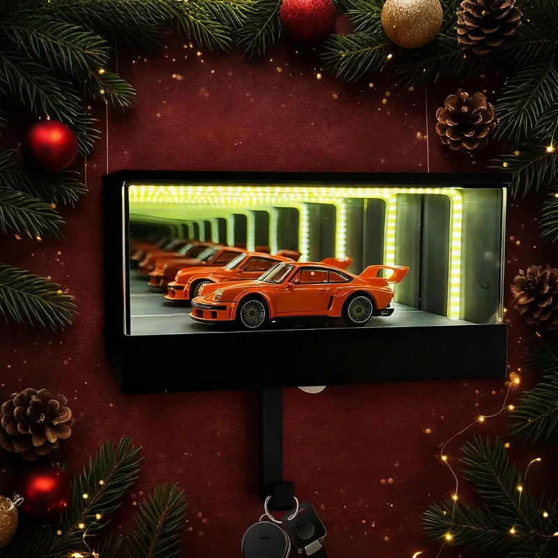 Light-up keychain – Modern, infinite mirror effect with motion sensor for entryways or hallways