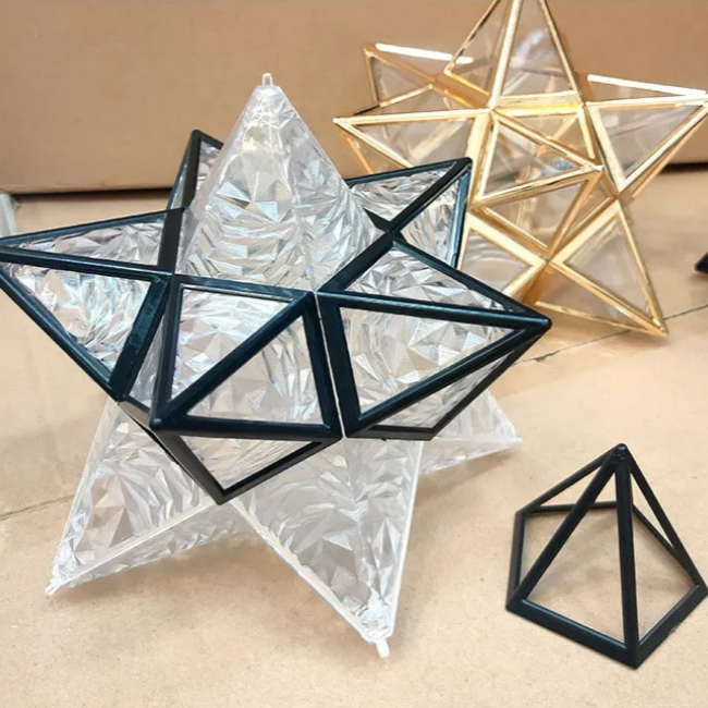 Star-shaped ceiling light – Gold, compact design for the entryway, dining room, or bedroom