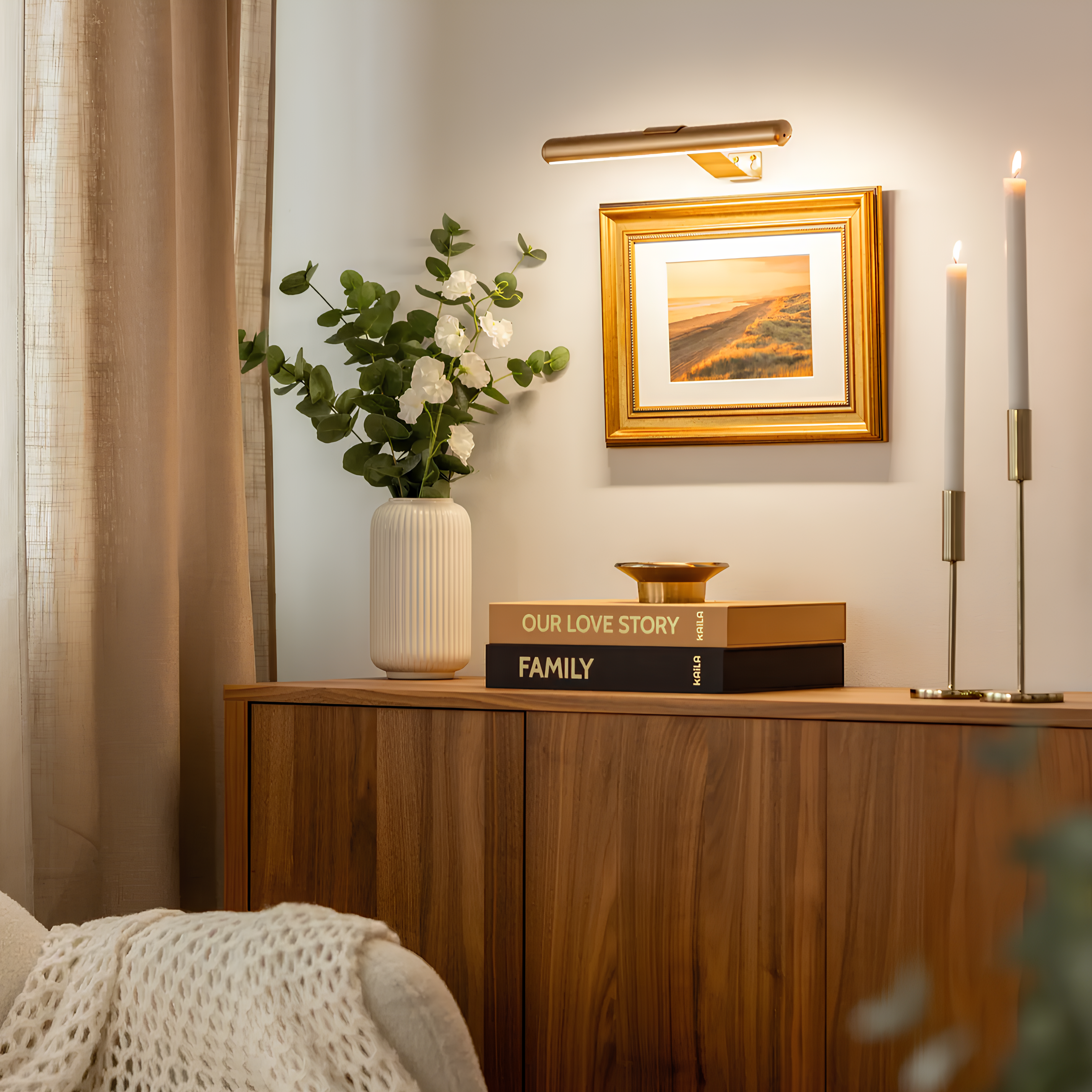 Applique murale sans fil – Aluminium, style moderne avec LED à intensité variable pour la décoration ou le salon