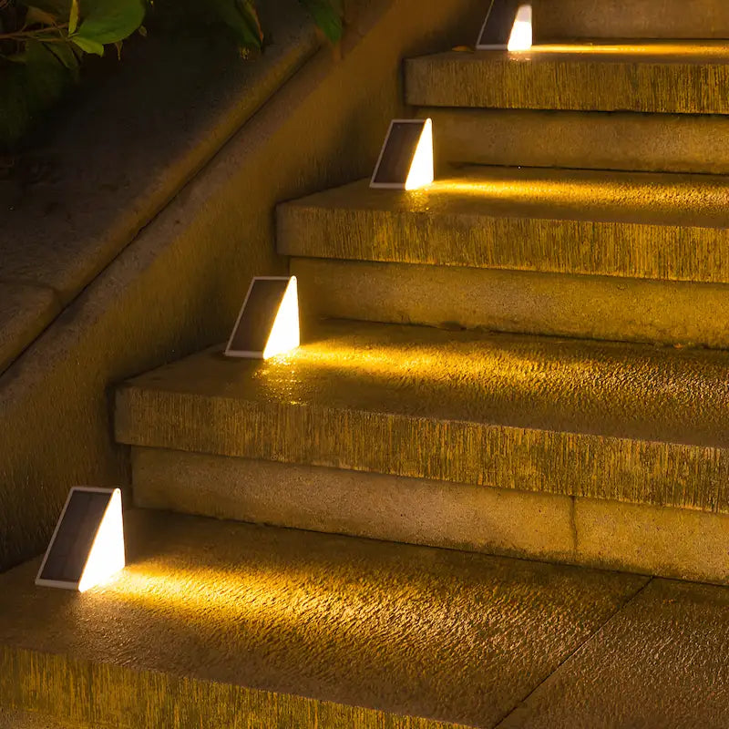 Trapverlichting op zonne-energie – Warmwitte LED’s, weerbestendig ontwerp voor trappen of terrassen
