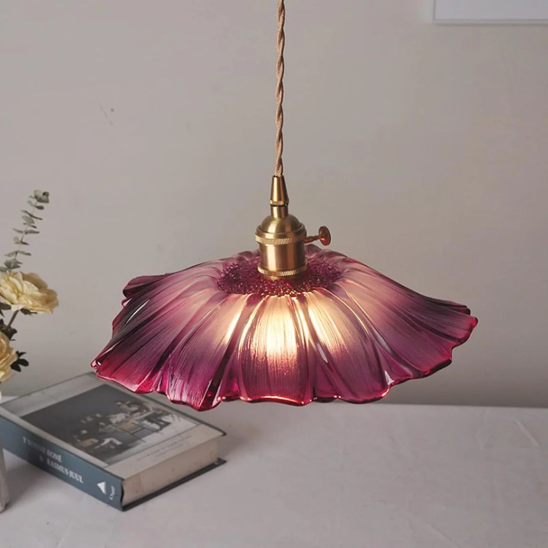 Flower-shaped pendant light – Deep red glass with a gold socket, perfect for the dining room or living room