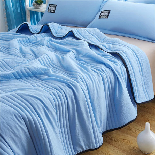 Zomerdekbed – van bamboelinnen en polyester, licht en ademend voor warme nachten in de slaapkamer