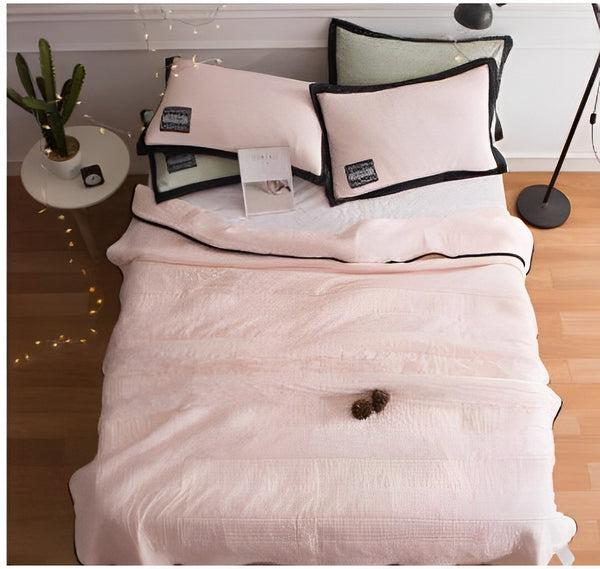 Zomerdekbed – van bamboelinnen en polyester, licht en ademend voor warme nachten in de slaapkamer