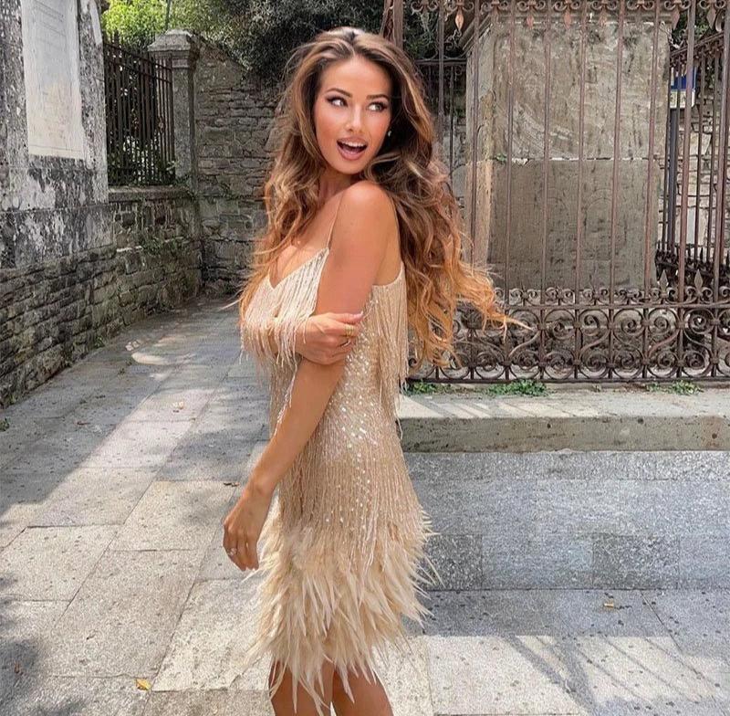 Robe Courte Femme à Plumes – Tenue de Soirée Glamour