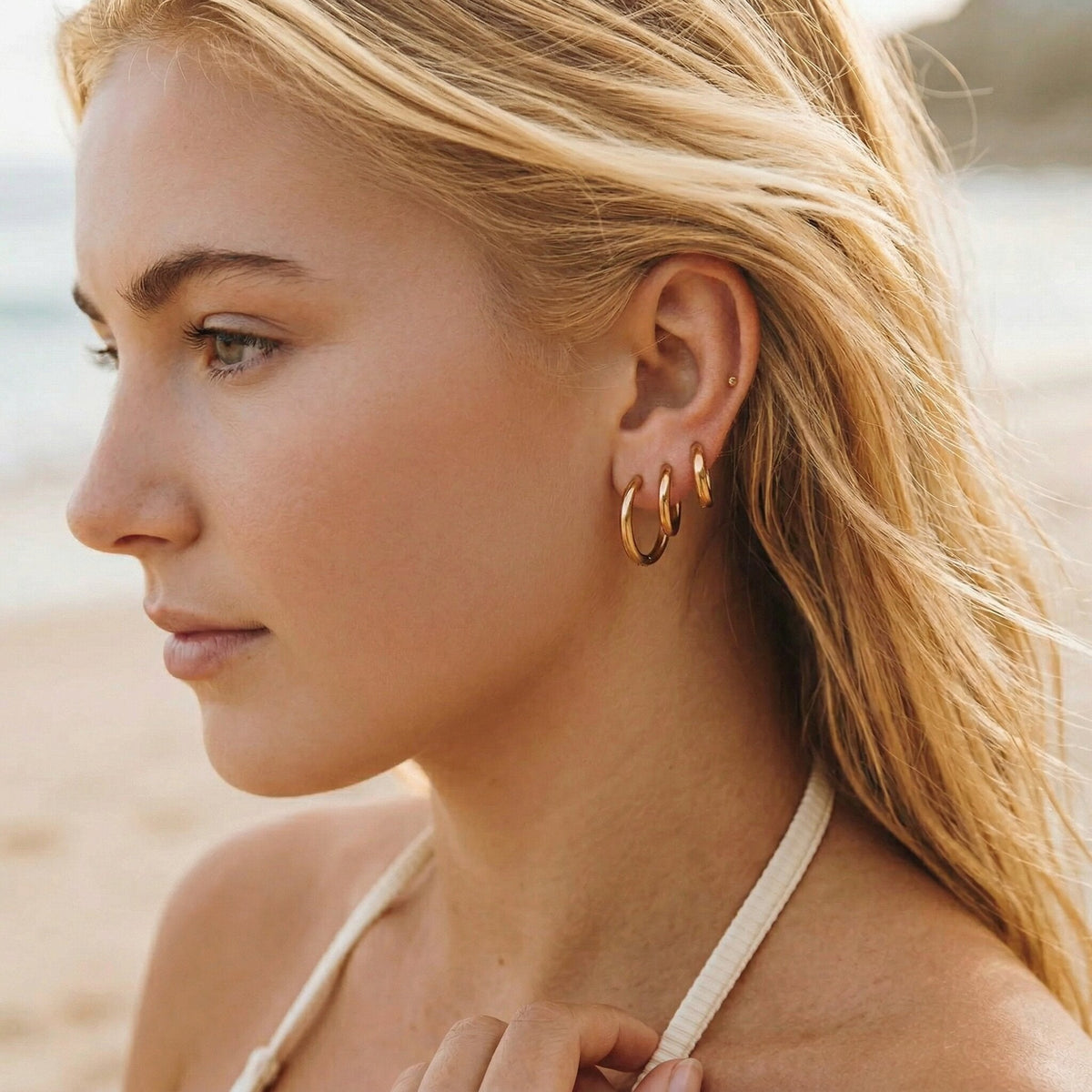 Boucles d'Oreilles Créoles Huggie Plaquées Or - Lot de Trois