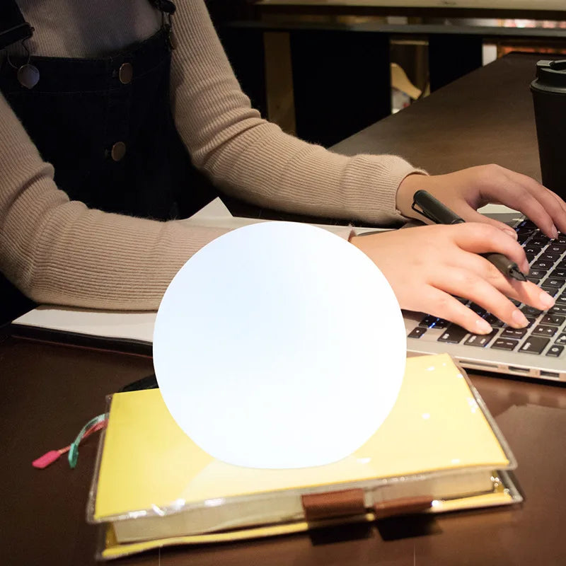 Lampe de Bureau LED Sans Fil - 16 Couleurs et Télécommande