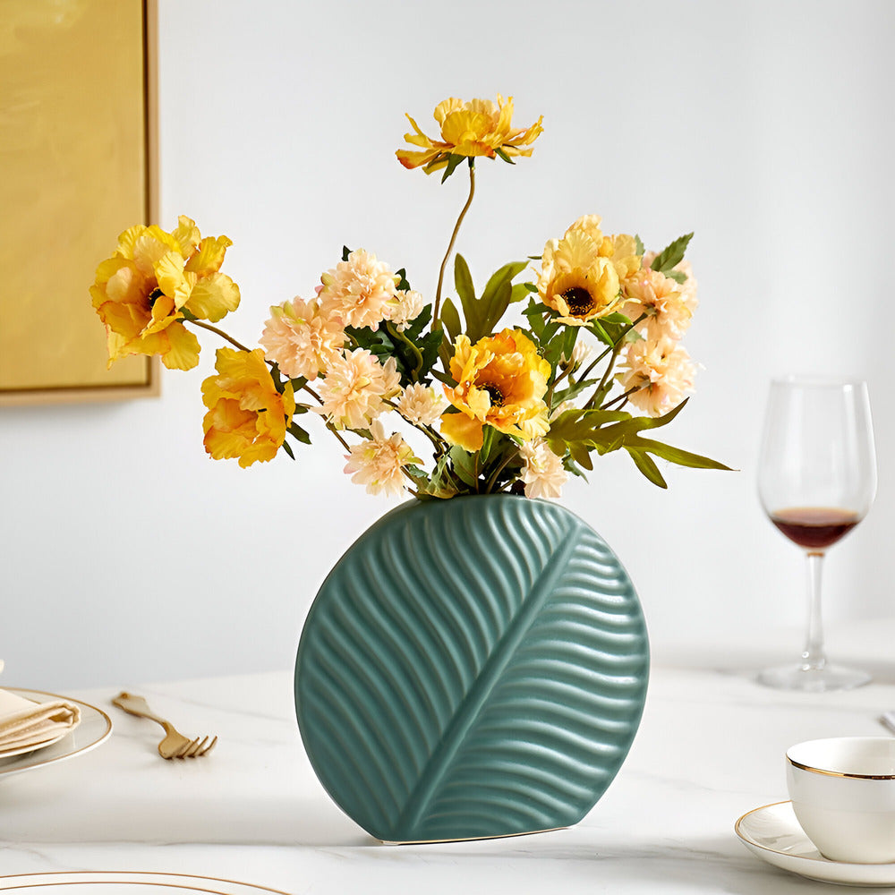 Scandinavian Vase – Handcrafted Ceramics and Neutral Tones for Modern Living Room Decor