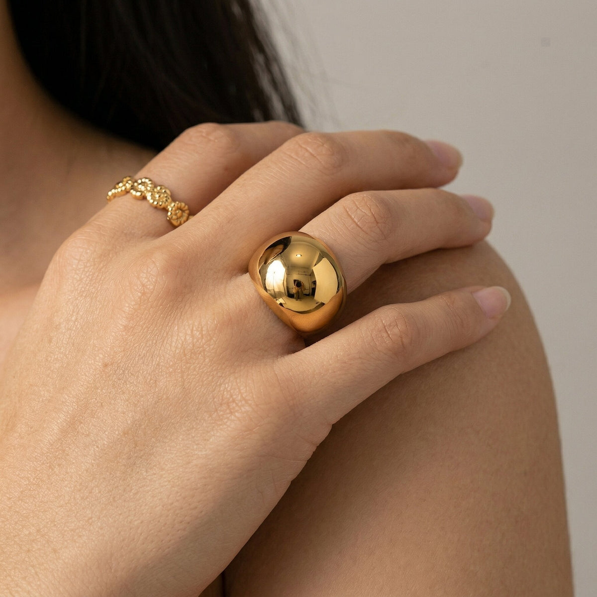 Bague Femme Dôme Plaquée Or - Anneau Statement en Acier Inoxydable
