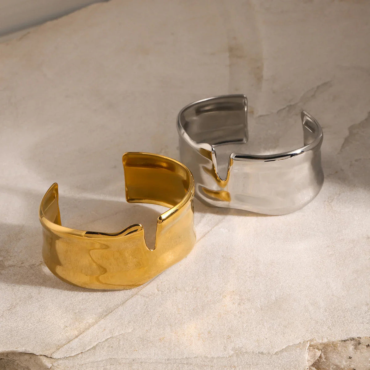 Bracelet Jonc Minimaliste Plaqué Or pour Femme en Acier Inoxydable