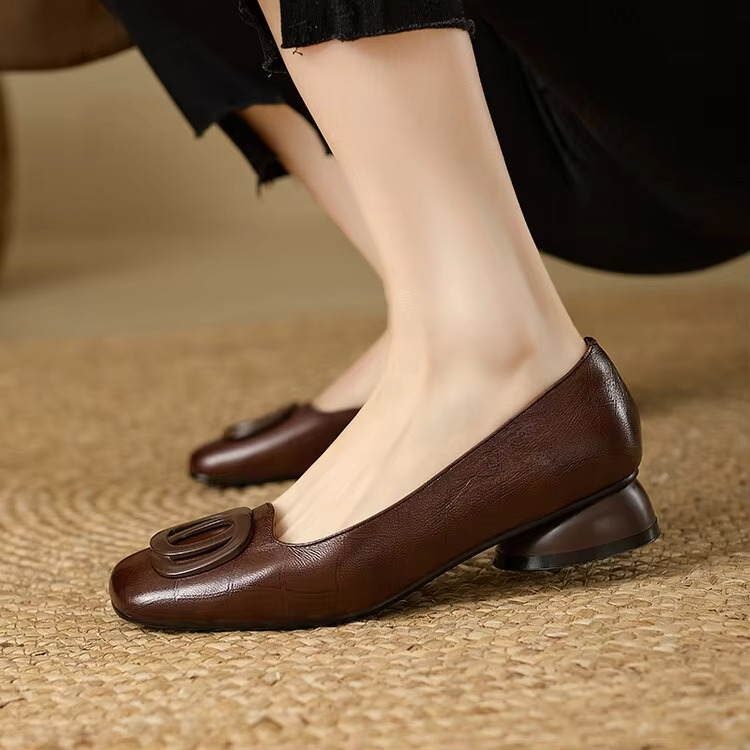Mocassins Femme Bout Carré en Cuir à Talon Bloc et Détail Métallique