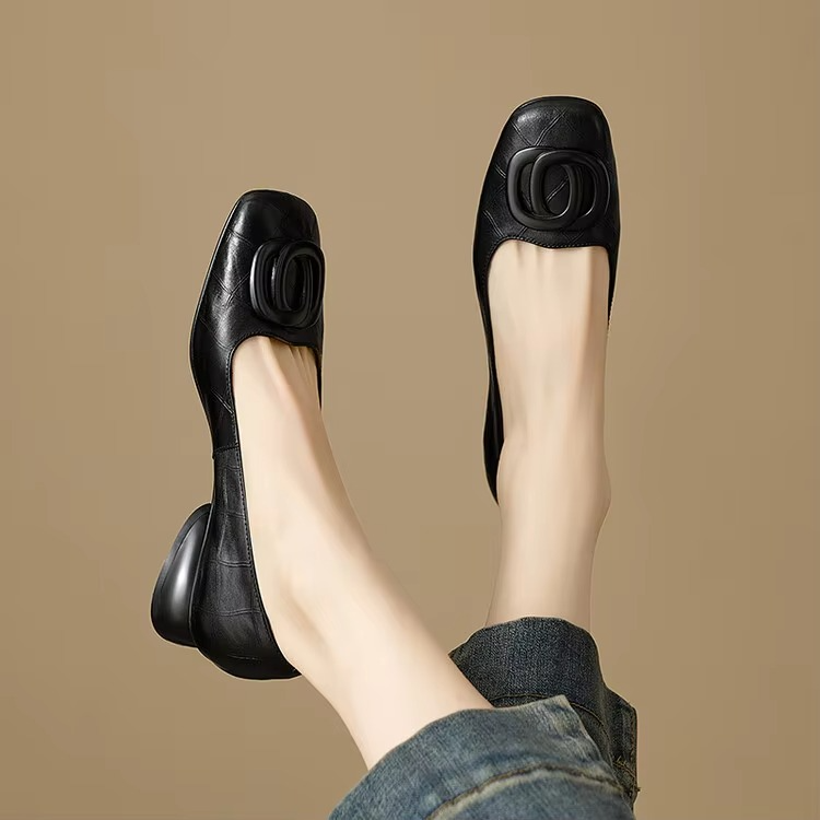 Mocassins Femme Bout Carré en Cuir à Talon Bloc et Détail Métallique