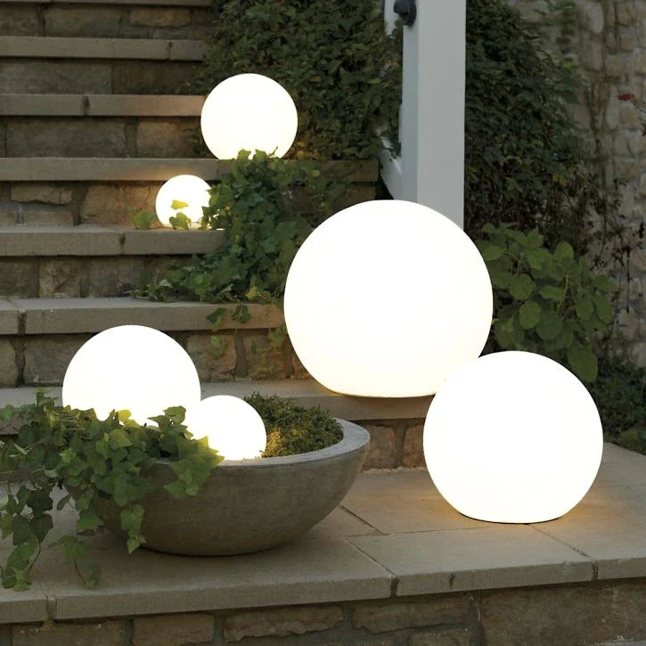 Lampe de jardin sphérique – Résistante aux intempéries, multicolore avec télécommande pour la décoration extérieure et intérieure
