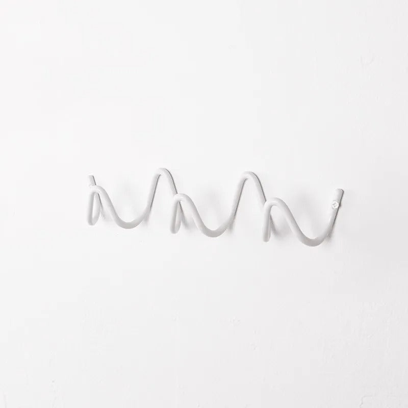 Porte-manteau mural – Fonte noire, design ondulé pour hall, chambre ou salle de bain