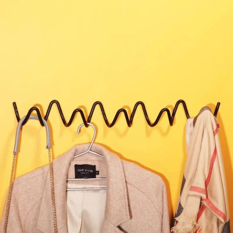 Porte-manteau mural – Fonte noire, design ondulé pour hall, chambre ou salle de bain