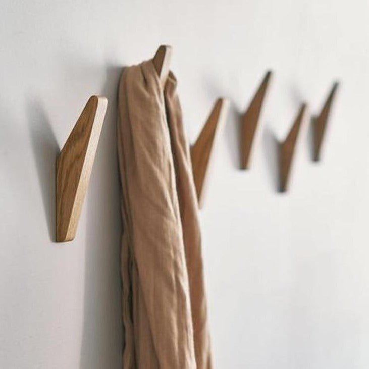 Wooden Wall Hooks – Natural Two-Tone Finish, Minimalist Design for the Entryway or Bedroom