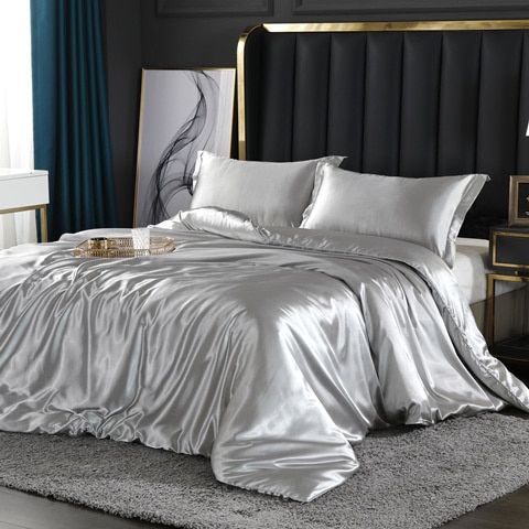 Silk Bedding Set – Cooling, 4-Piece Set in Various Sizes for Bedroom Decor