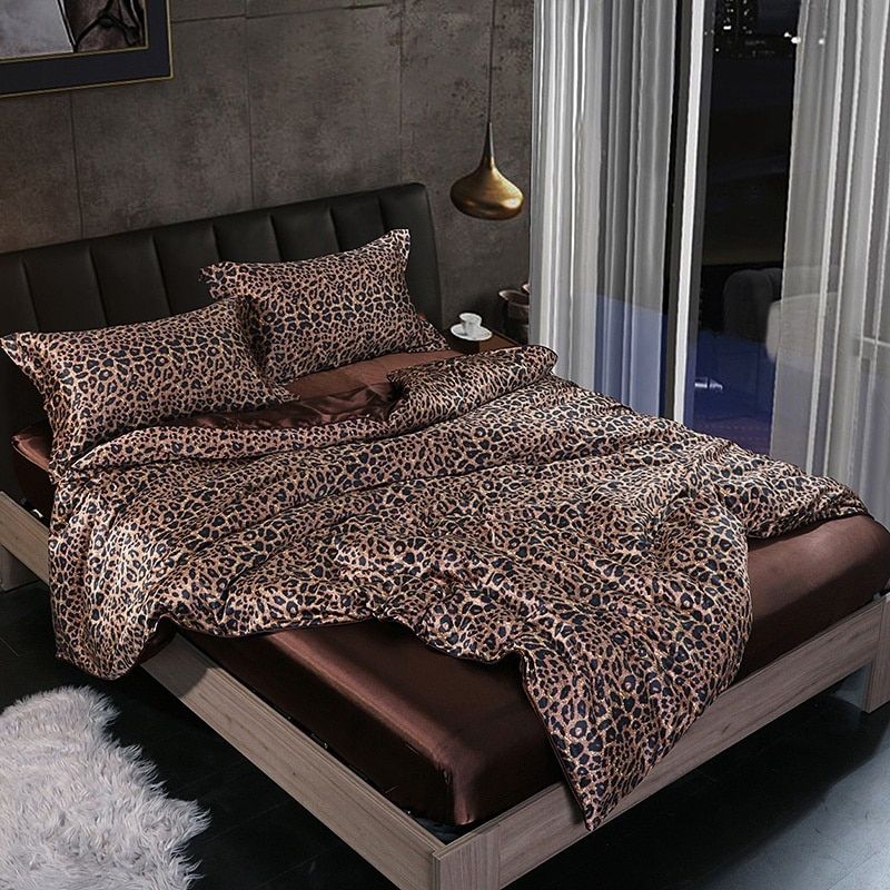 Silk Bedding Set – Cooling, 4-Piece Set in Various Sizes for Bedroom Decor