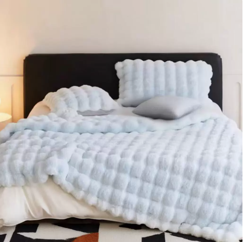 Soft, Solid-Color Plush Throw for the Sofa and Bed