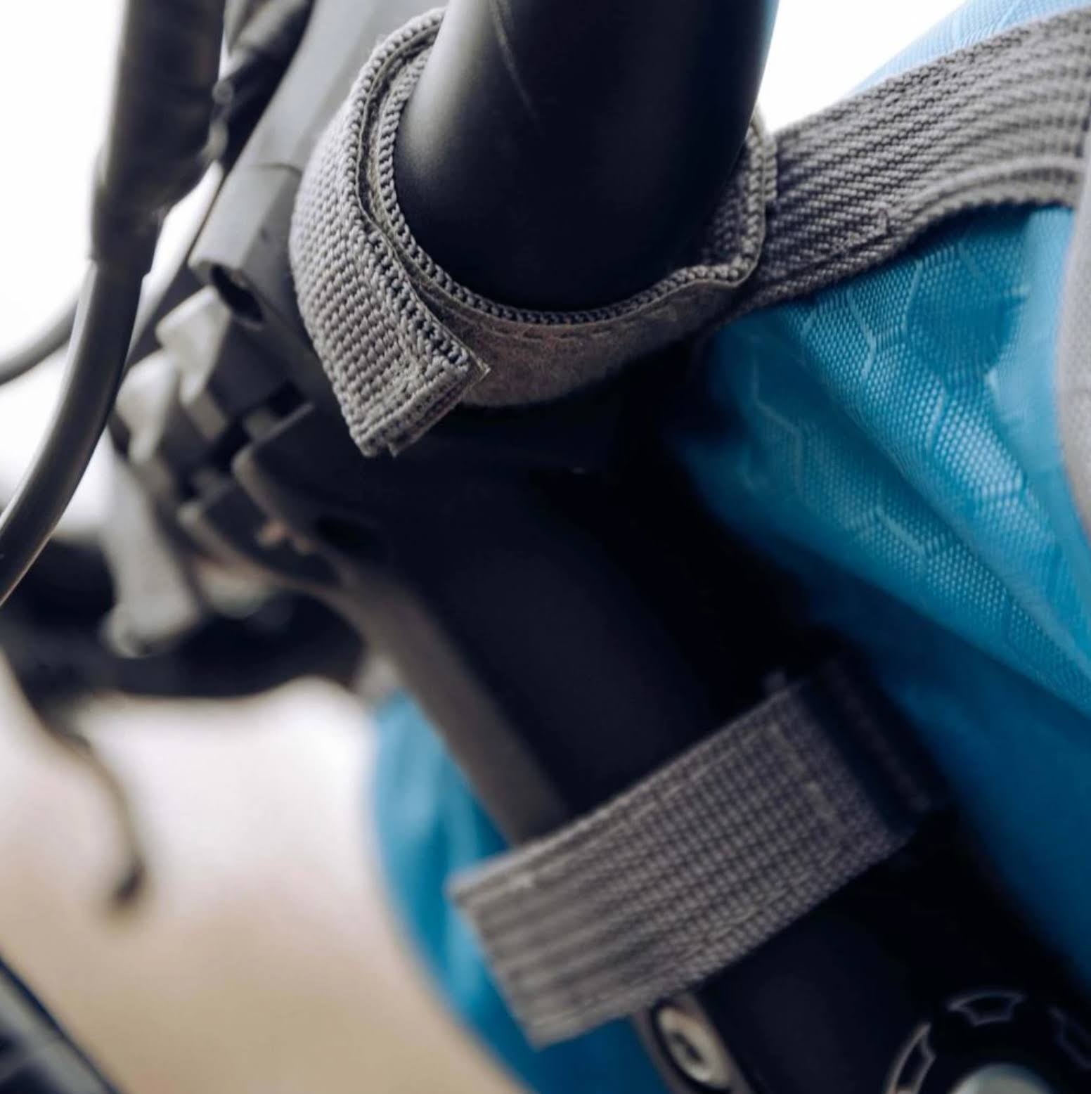 Waterproof Bike Bag – Black, with a phone window for mounting on the handlebars during bike rides