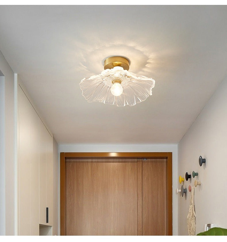 Flower-shaped pendant light – Deep red glass with a gold socket, for the dining room or living room