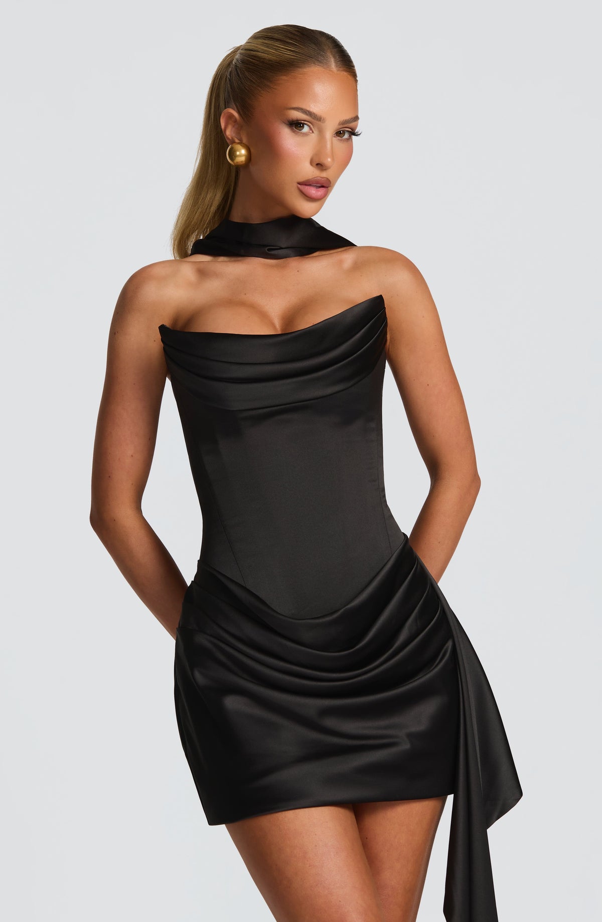 Robe Mini Femme Sans Bretelles avec Détail Écharpe