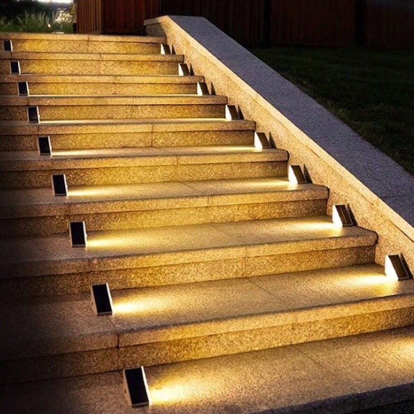 Trapverlichting op zonne-energie – Warmwitte LED’s, weerbestendig ontwerp voor trappen of terrassen