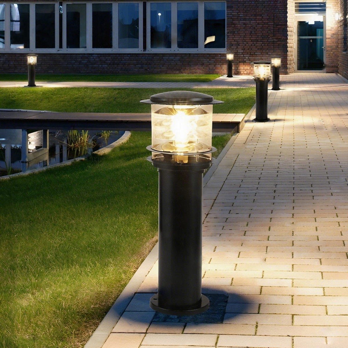 Modern Outdoor Light – Black or Bronze, Waterproof and Energy-Efficient for the Garden or Patio
