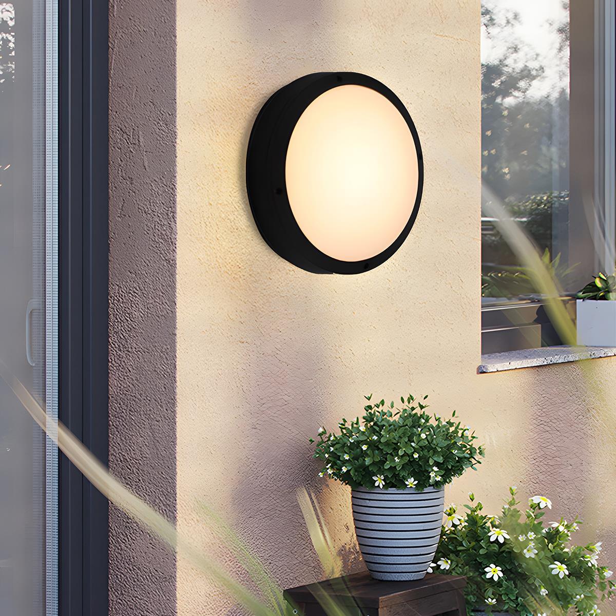 Modern Outdoor Wall Sconce – Black or White, Minimalist Design for Porches, Gardens, or Patios