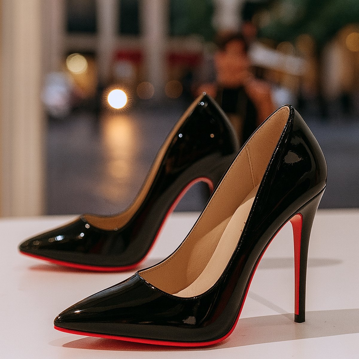 Escarpins Femme Bout Pointu en Cuir Verni, Talon Aiguille