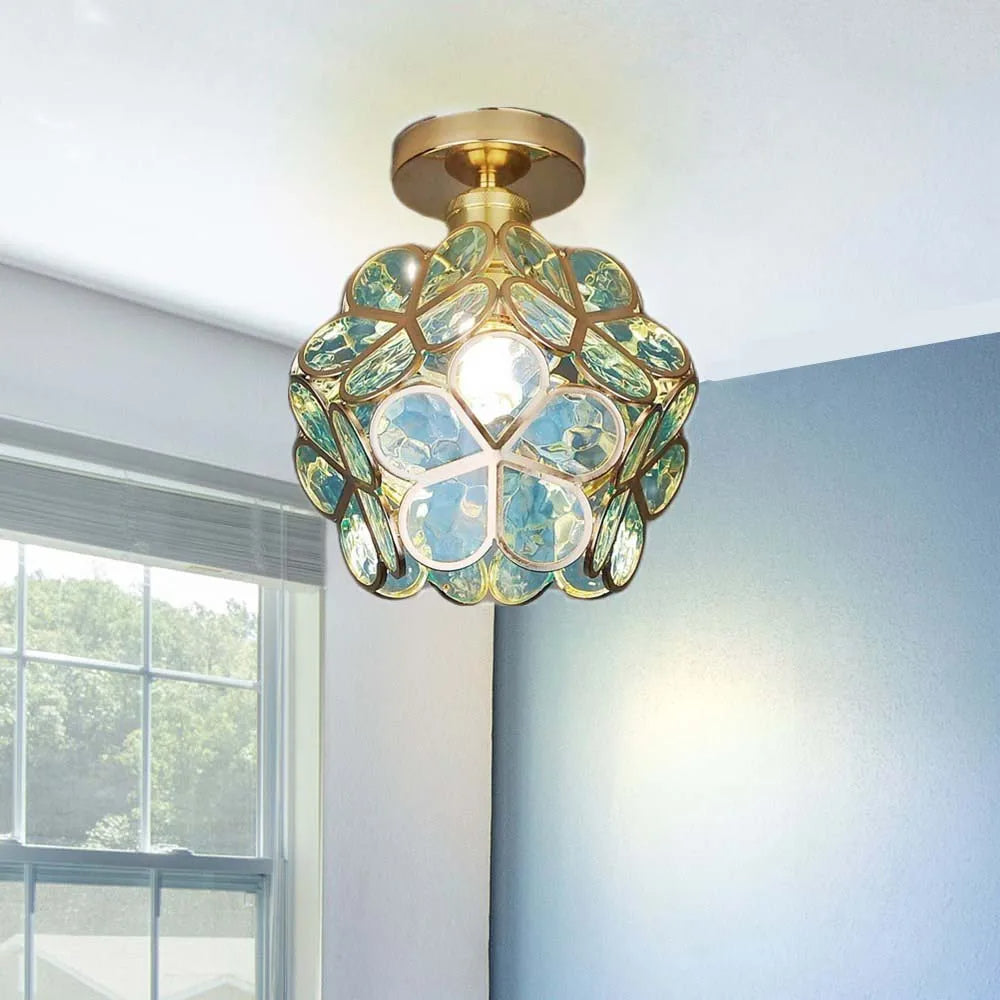 Flower-shaped ceiling light – Gold accents with transparent details for the bedroom or hallway
