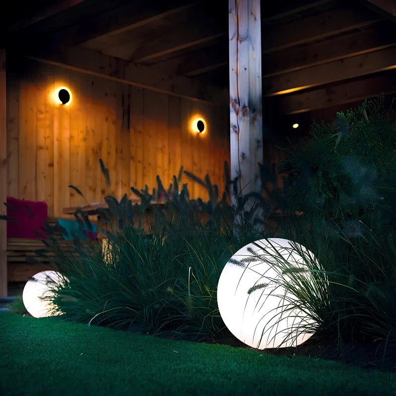 Lampe de jardin sphérique – Résistante aux intempéries, multicolore avec télécommande pour la décoration extérieure et intérieure