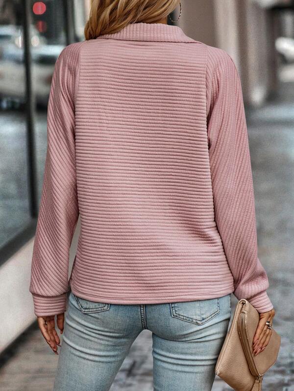 Pull Femme Demi-Zip Col V - Maille Souple et Coupe Ajustée