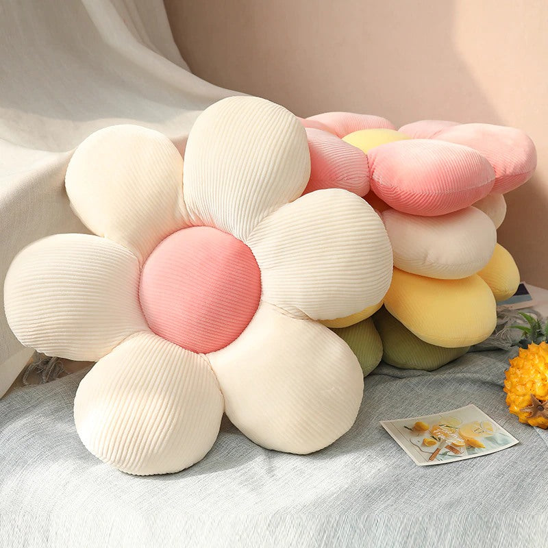 Flower-shaped cushion – Pink velvet, decorative accent for the living room or bedroom