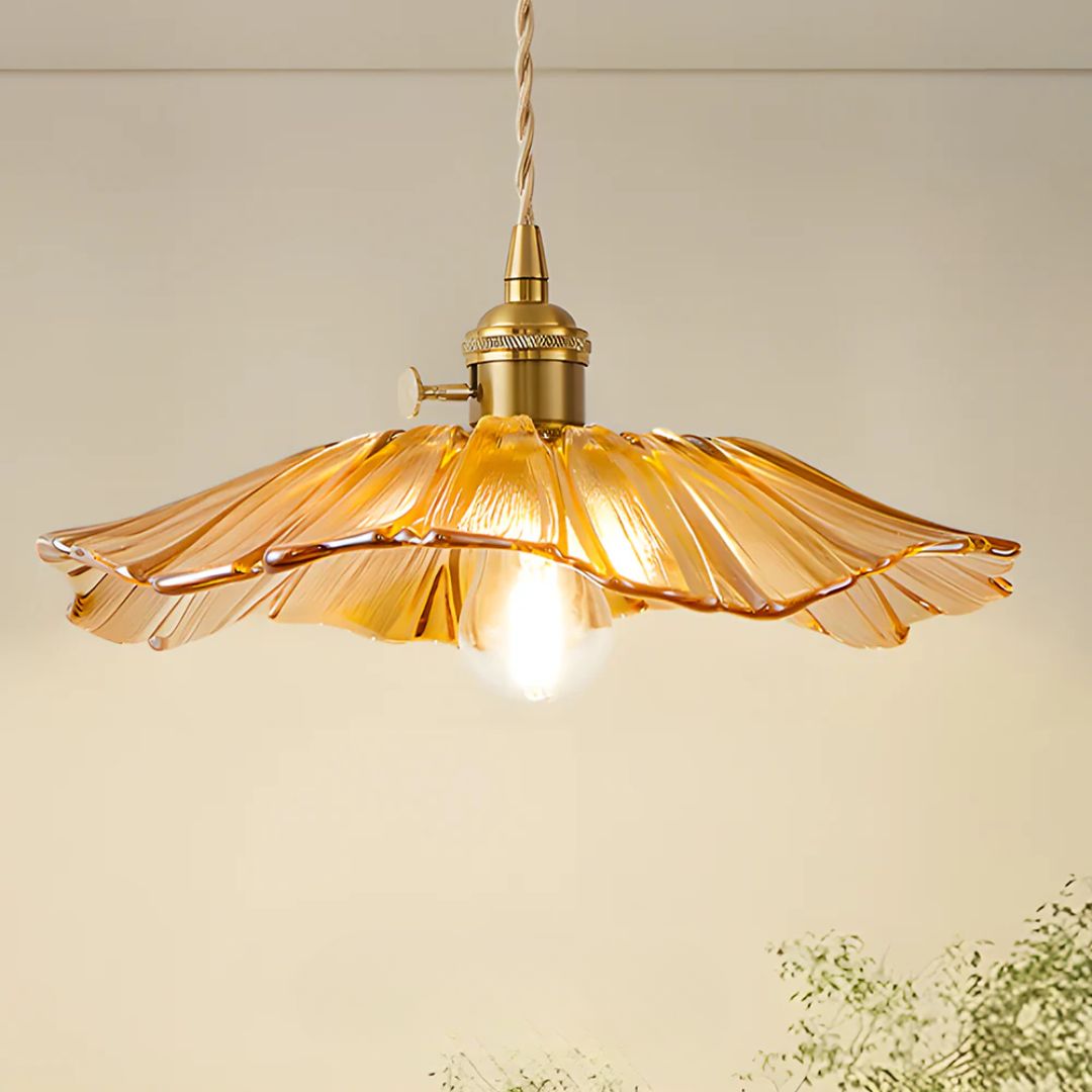 Flower-shaped pendant light – Deep red glass with a gold socket, perfect for the dining room or living room