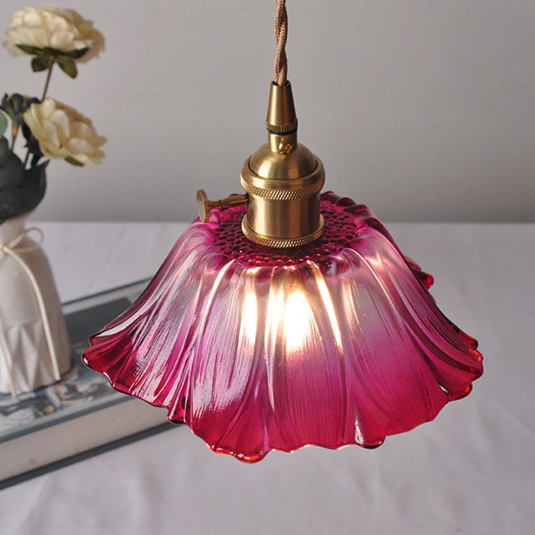Flower-shaped pendant light – Deep red glass with a gold socket, perfect for the dining room or living room