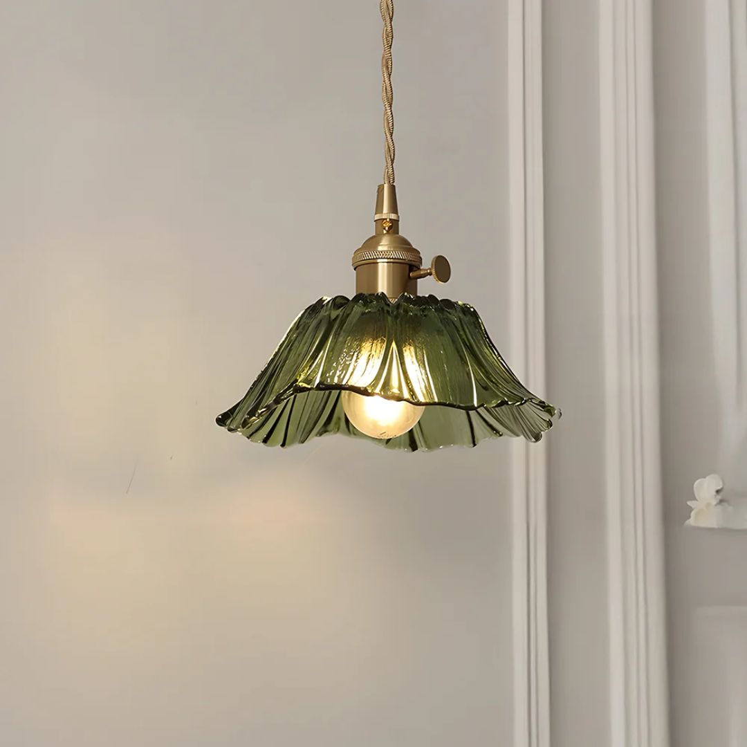 Flower-shaped pendant light – Deep red glass with a gold socket, perfect for the dining room or living room