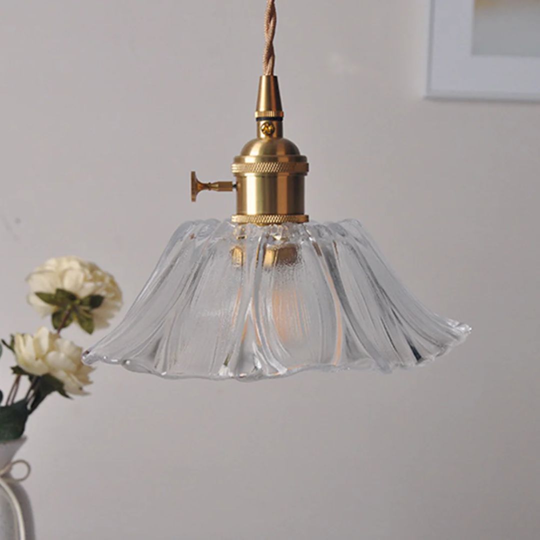 Flower-shaped pendant light – Deep red glass with a gold socket, perfect for the dining room or living room