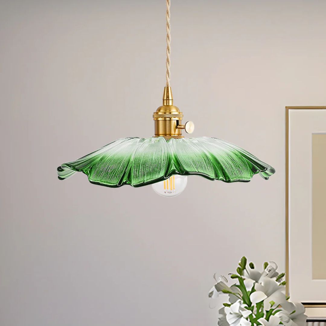 Flower-shaped pendant light – Deep red glass with a gold socket, perfect for the dining room or living room
