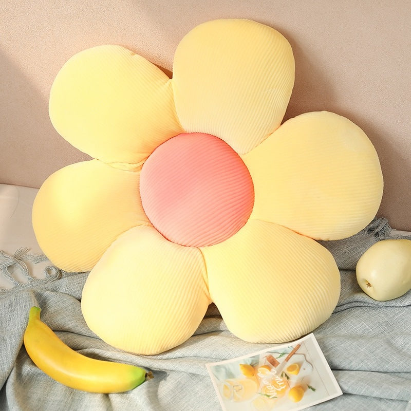 Flower-shaped cushion – Pink velvet, decorative accent for the living room or bedroom
