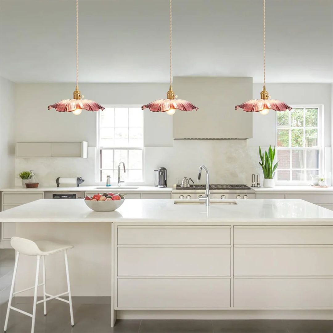 Flower-shaped pendant light – Deep red glass with a gold socket, perfect for the dining room or living room