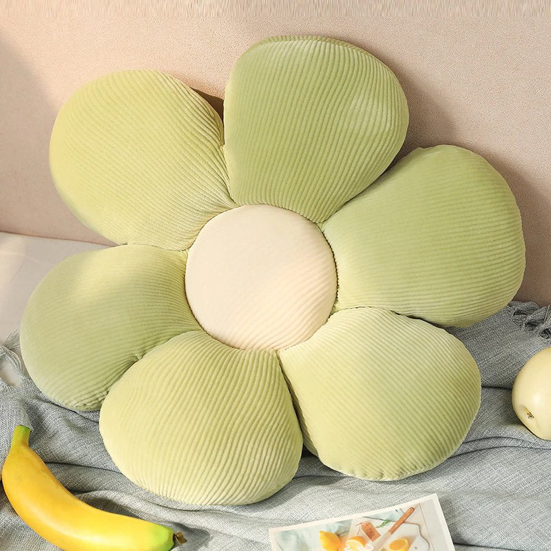 Flower-shaped cushion – Pink velvet, decorative accent for the living room or bedroom