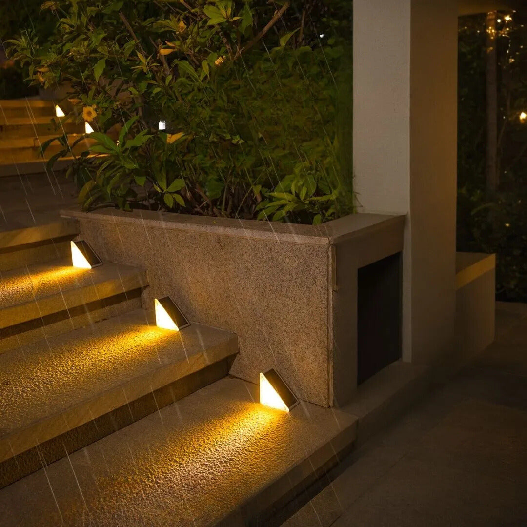 Solar-Powered Step Light – Warm White LED, Weather-Resistant Design for Stairs or Patios
