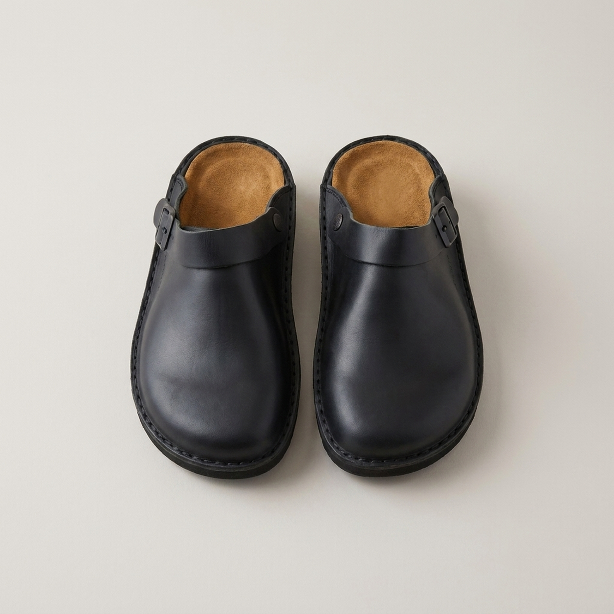 PLUXSTYLE::numise::unisex-easy-on-comfort-clogs::pack-black
