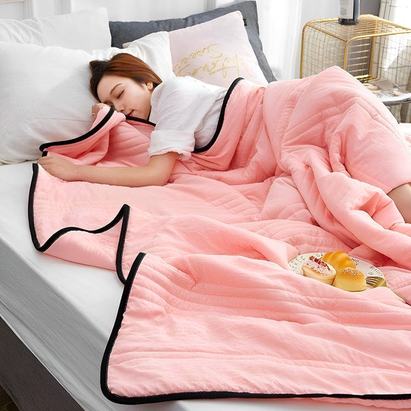 Zomerdekbed – van bamboelinnen en polyester, licht en ademend voor warme nachten in de slaapkamer